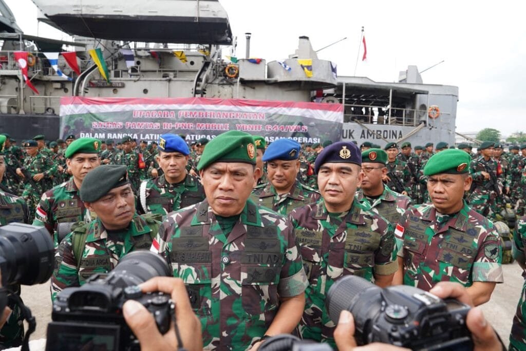 Kasdam XII/Tpr Lepas Satgas Yonif 644/Wls untuk Latihan Pratugas di Batujajar