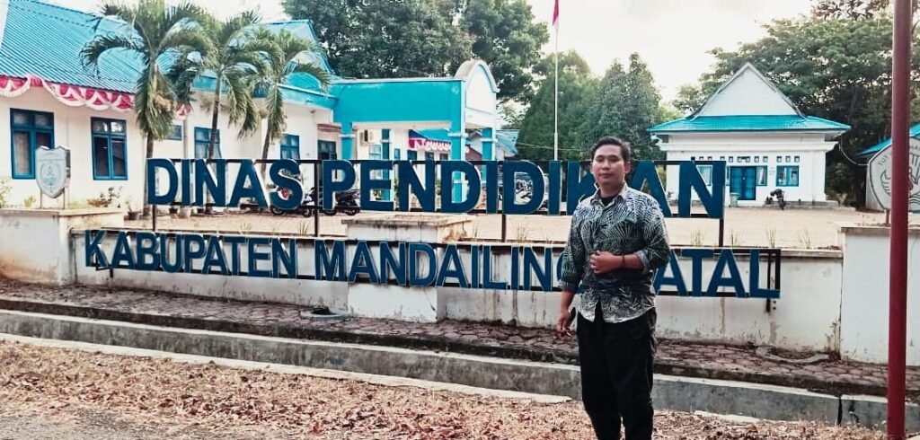 Heboh! Foto Presiden-Wapres Dihargai Rp600 Ribu di Sekolah Mandailing Natal, Publik Pertanyakan Dana BOS