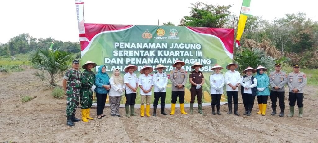 Polres PALI Tanam Jagung di Lahan Perhutanan Sosial, Wujudkan Indonesia Lumbung Pangan Dunia 2025