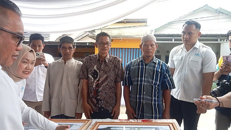 Program Bedah Rumah PT TSM (Perseroda), Regina Apriyanti Apresiasi Kinerja Direksi dan Manajemen