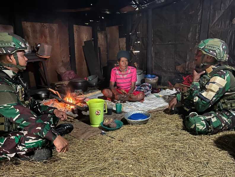 Anjangsana ke Rumah Warga Distrik Bolakme