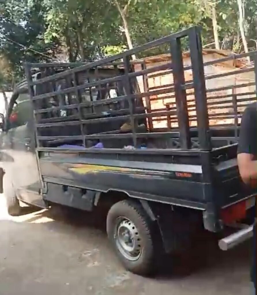 Diduga Sempat Ditolak Puskesmas dan Dipersulit Menggunakan Fasilitas Ambulance, Korban Laka Dilarikan Pakai Mobil Pickup — Wartawan Dihalangi Saat Hendak Liputan