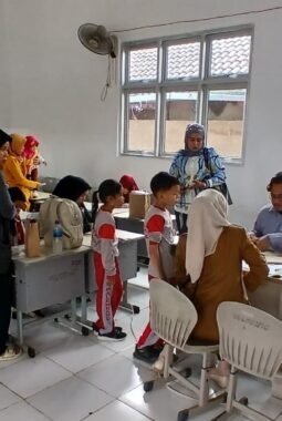 Cegah Penyebaran Virus Dengue, SD Negeri 98 Palembang Gelar Vaksinasi DBD
